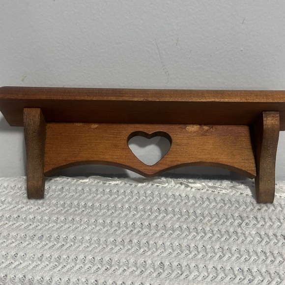 Wooden Heart cut out Wall Shelf with pegs and mini shelf set - Picture 8 of 16
